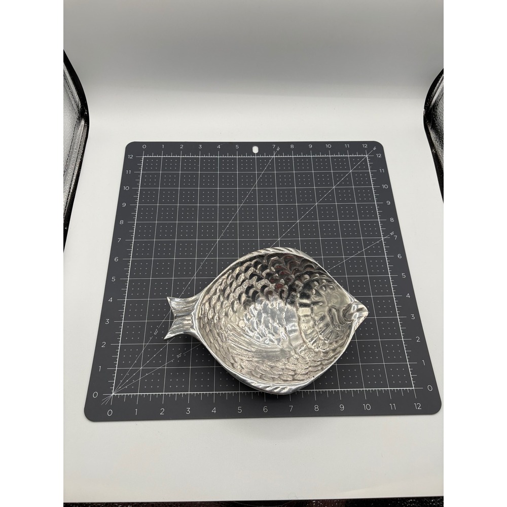Vintage Hecho en Mexico Silver Metal Fish Trinket Dish Textured Bowl P428 8in